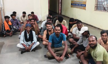 खैरागढ़ पुलिस की सख्त मुहिम : शराबियों की थाने में परेड, नशे पर लिखवाया निबंध