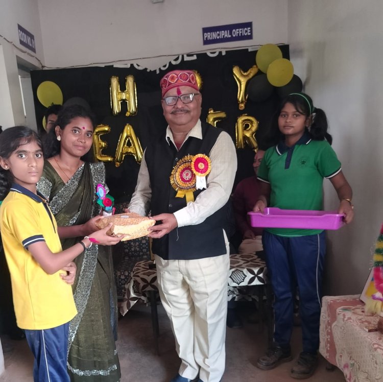 नेशनल स्कूल में शिक्षक सम्मान समारोह, खैरागढ़ कॉलेज के लाल जे.के. वैष्णव हुए सम्मानित