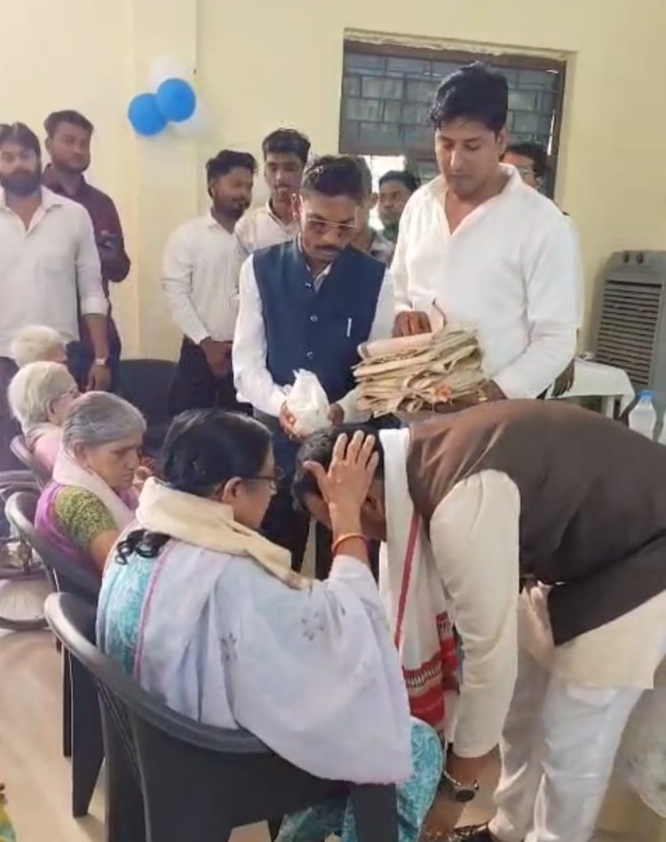 मुख्यमंत्री के दामाद टीएस सिंह कँवर ने वृद्धा आश्रम में बुजुर्गों के बीच मनाया जन्मदिन — बोले  वृद्धजन समाज की अमूल्य धरोहर हैं