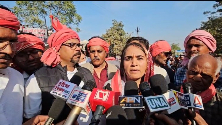 जनप्रतिनिधि किसान के साथ खड़े हों, नहीं तो इस्तीफ़ा दें- लोकेश्वरी जंघेल